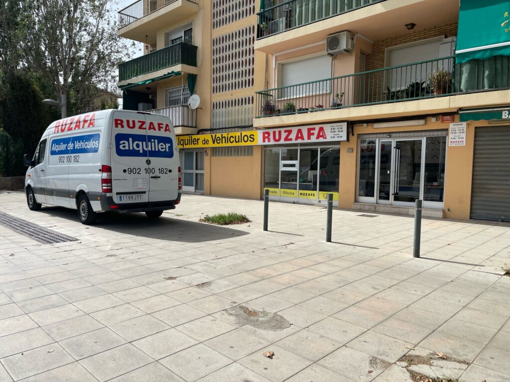 Alquiler de furgonetas económico y barato en Tarragona